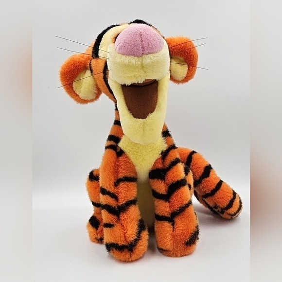 DISNEY Resort Tigger plush animal - Picture 7 of 7